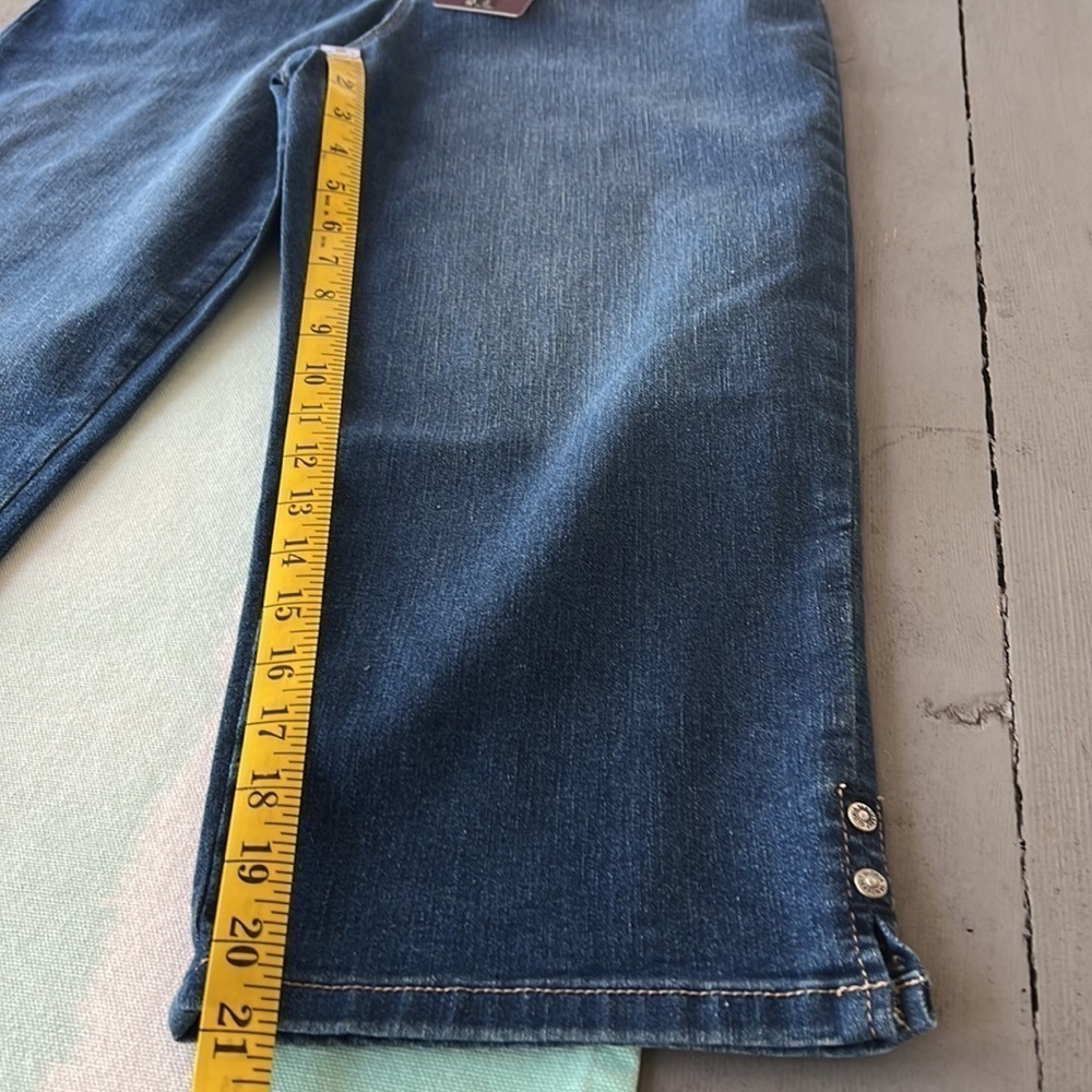 Gloria Vanderbilt Amanda Capri Jeans All Around Slimming Classic Rise Denim NWT - Picture 14 of 15